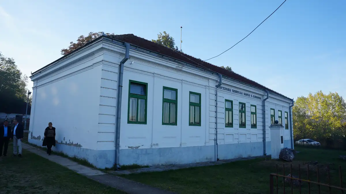 Stara škola u Bresnici postaje moderan vrtić: Glišić obišao nekoliko čačanskih sela i doneo sjajne vesti (FOTO)
