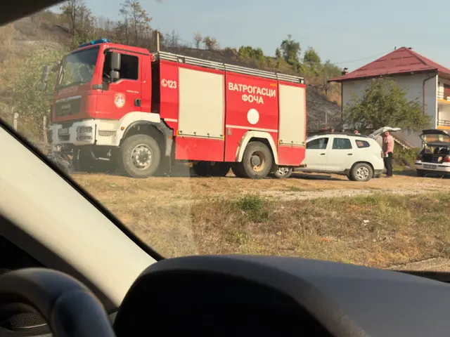 Požar iznad Foče još uvek aktivan / foto: RINA