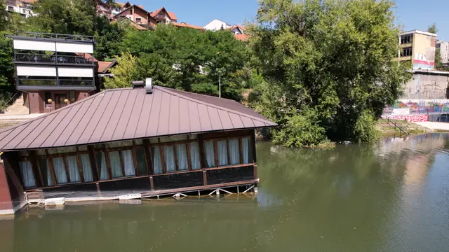 Mesto na reci Đetinji na kom su jutros pronađena dva tela / foto: RINA
