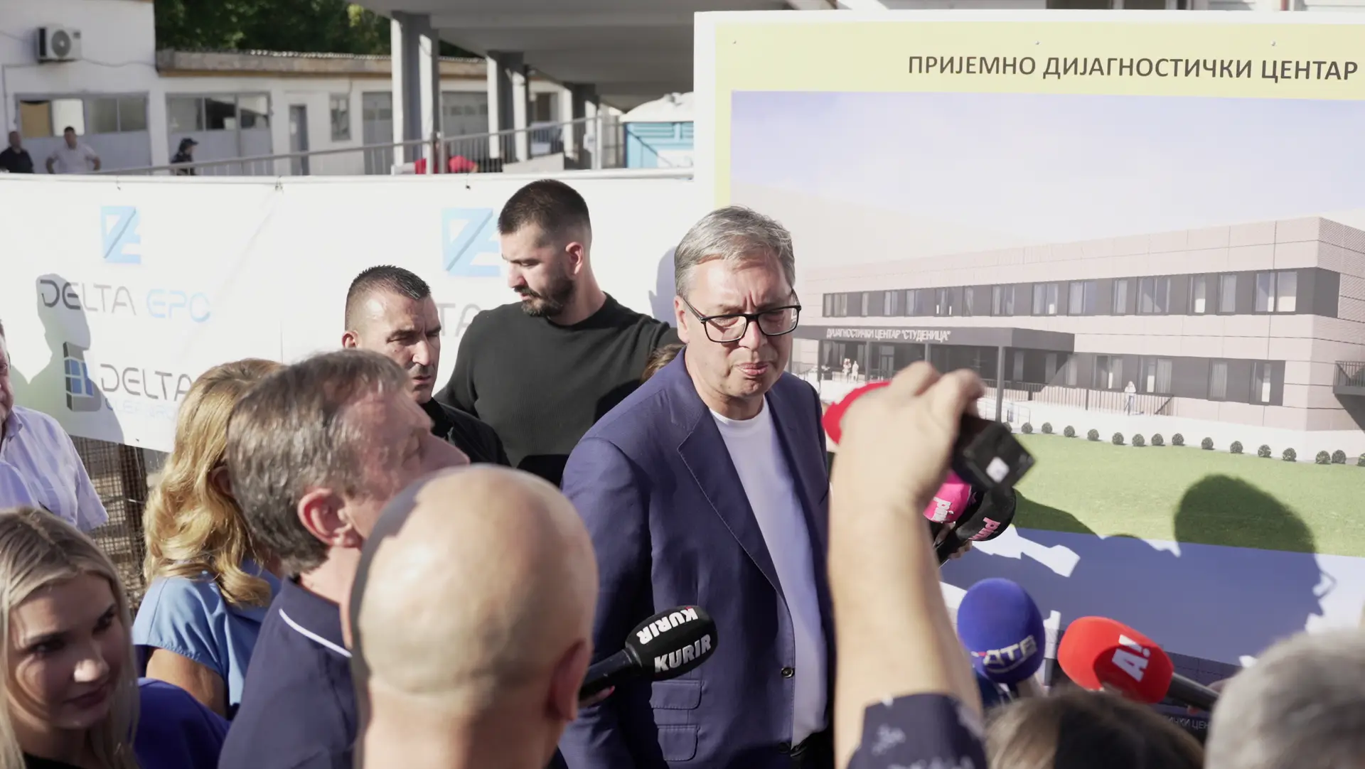 Preko Ibra novi most i dva bazena - investicije vredne preko 20 miliona eura: Vučić posetio Kraljevo - dočekalo ga na stotine građana uz čuveno “Aco Srbine” (FOTO)