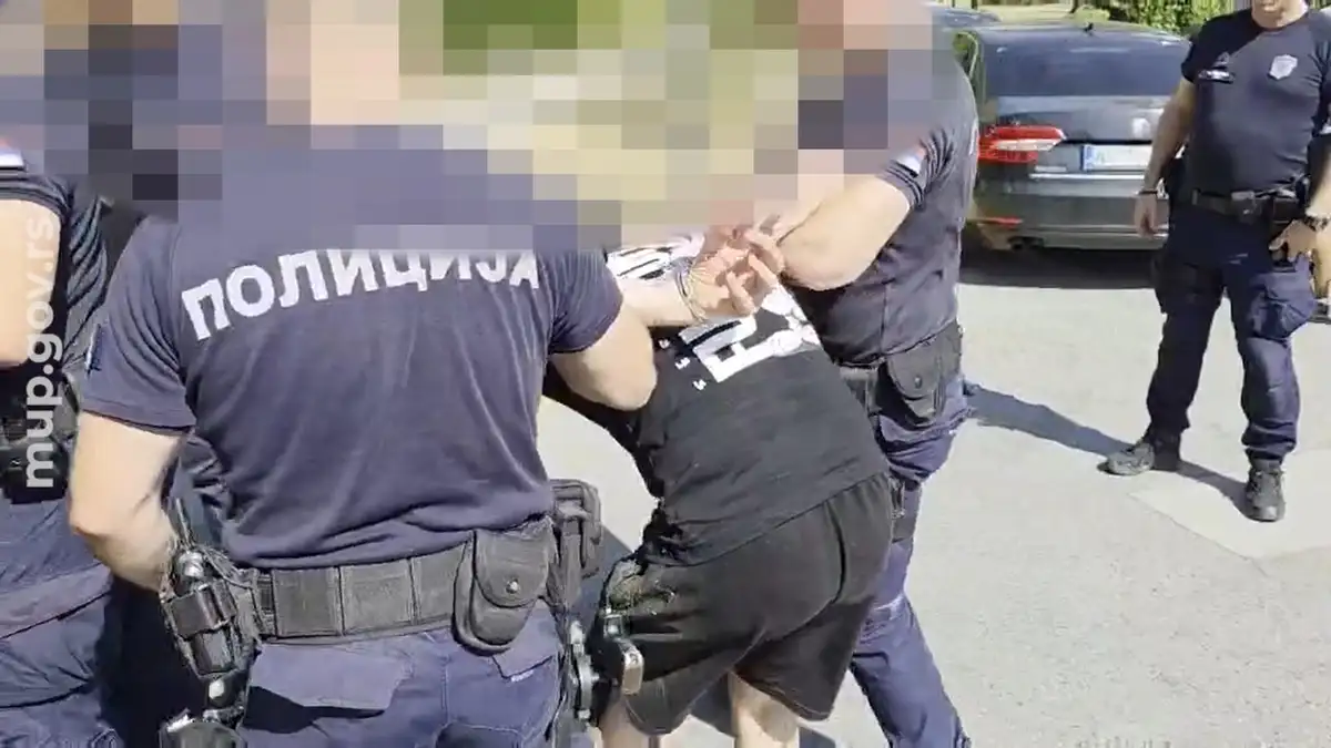 Sumnja se da je preko društvenih mreža pozivao na ubistvo predstavnika vlasti i državnih organa