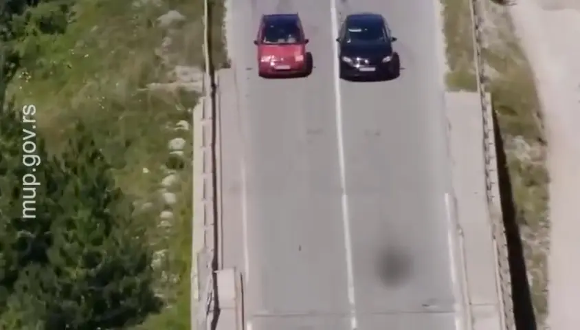 Dron iz vazduha razotkrio bahate vozače: Na deonici Nova Varoš – Borova Glava otkriveno 15 opasnih preticanja (FOTO)(VIDEO)